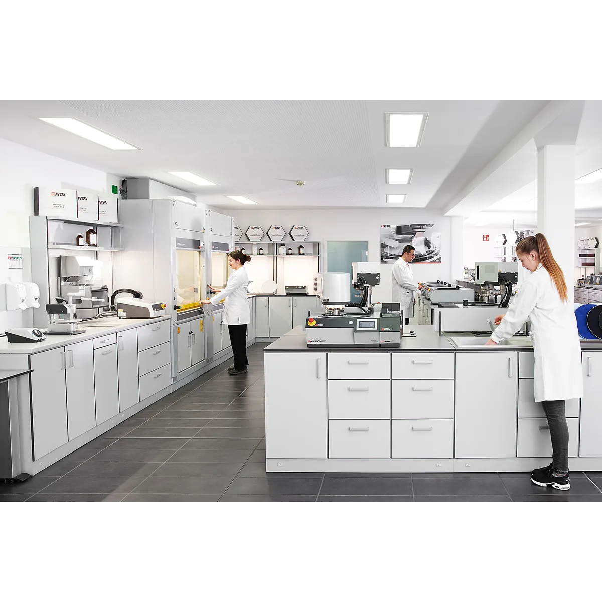 System Laboratory: Metallographic Laboratory Furniture