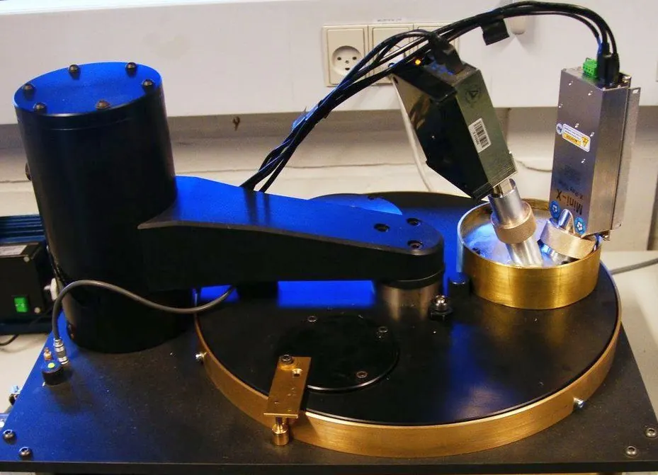 X-ray fluorescence (XRF) attachment