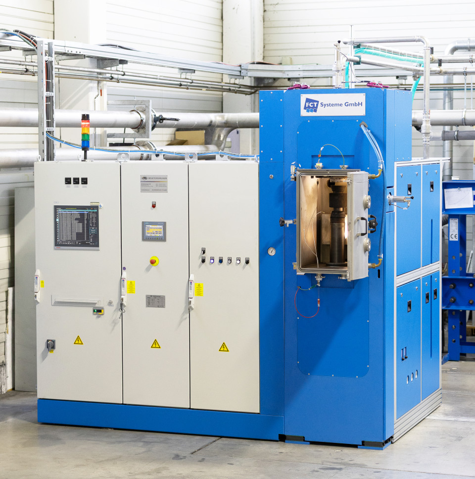 Spark Plasma Sintering Furnace Type HHP D hybrid. Manufacturer H-HP D 25-FL family illustration; confirm the selected furnace configuration.